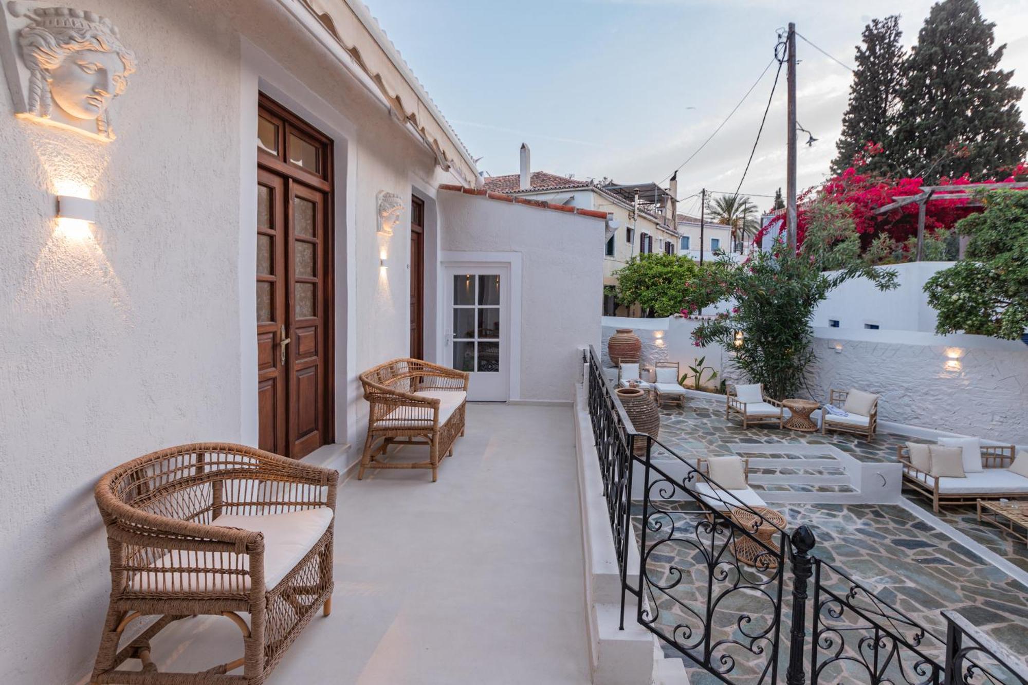 Teresa Spetses Hotel Exterior foto